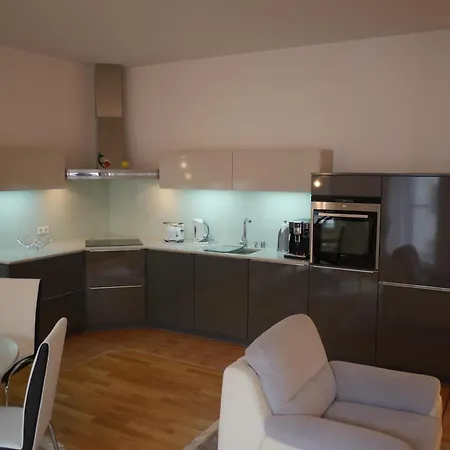 Apartment Luxus An Der Frauenkirche Dresden
