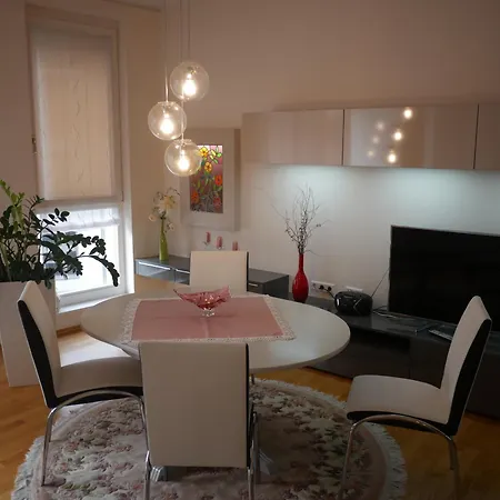 Apartment Luxus An Der Frauenkirche *